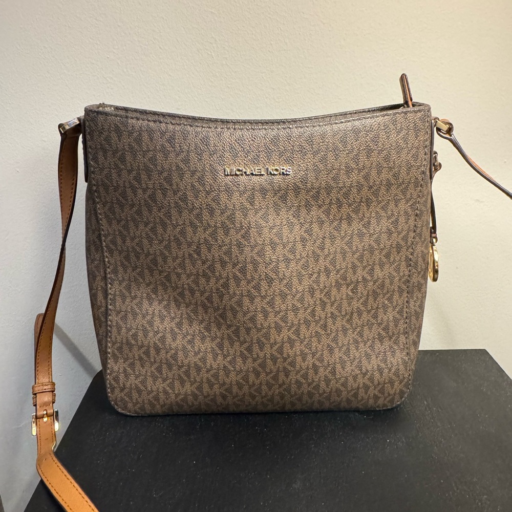 Michael Kors Large Messenger Bag